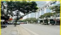 Hiếm, nhà mặt phố Nguyễn Trường Tộ, Ba Đình. 315m2 125 tỷ. Mặt tiền lớn, 1 chủ sở hữu